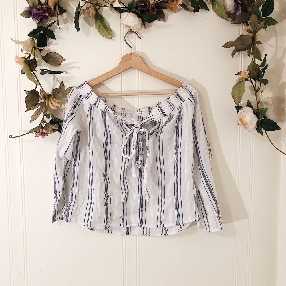 Charlotte Russe sz L ✨ - Picture 1 of 4